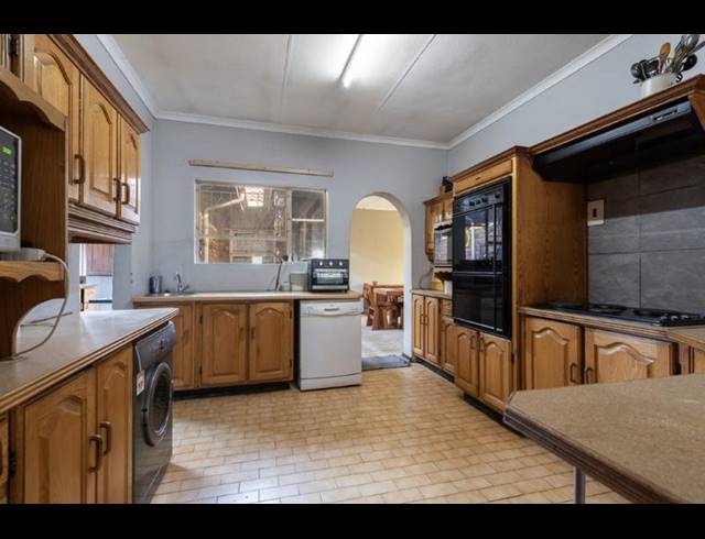 4 BEDROOM HOUSE FOR SALE IN ALBEMARLE EXT 2